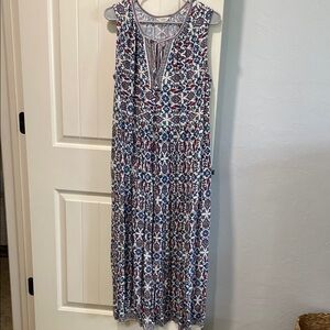 Sleeveless Patterned Dress